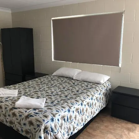 Charters Towers Tourist Park Hotel Exterior photo